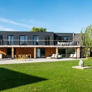 Farfalla Villa